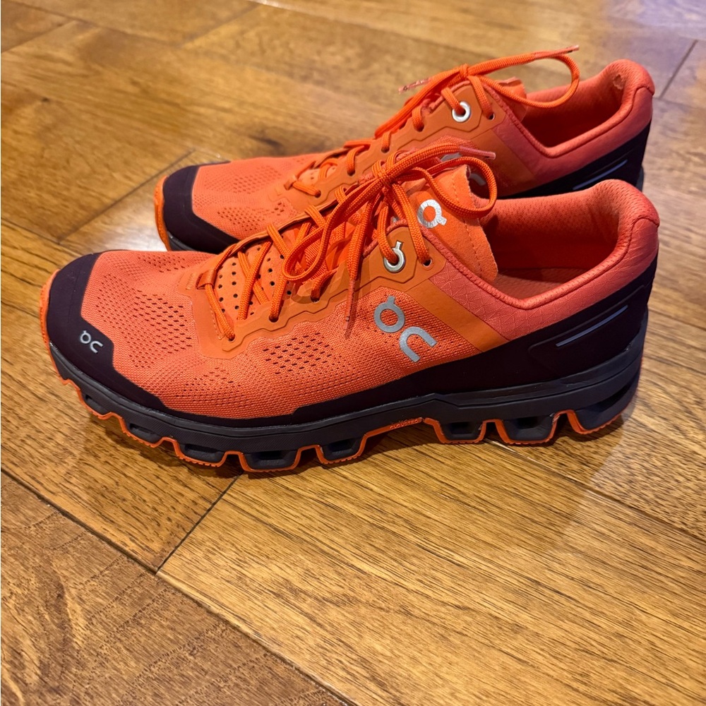 On Cloud Adventure ~Orange/Brown- Men’s 7 or Women’s 8.5